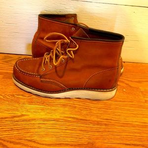 Women’s Red Wing boots size 8